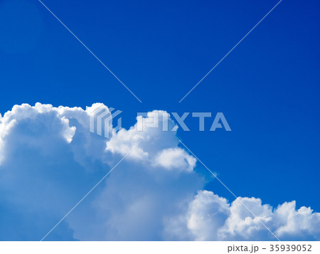 Cloud on blue sky with little flare 35939052