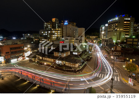道後温泉　夜景　空の散歩道から 35955119