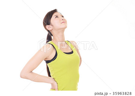 ストレッチをする女性 ストレッチをする女性 35963828