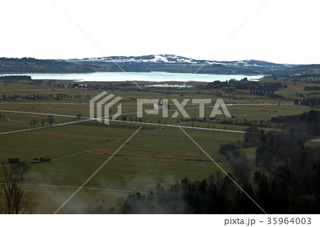 ノイシュバンシュタイン城からの眺め 35964003