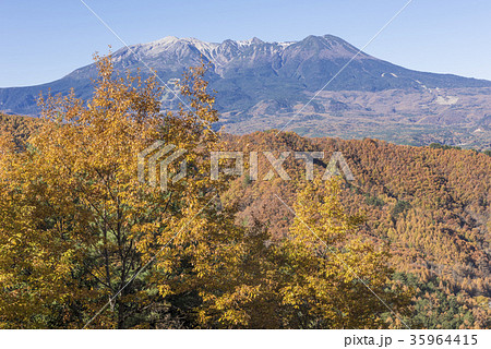 秋晴れの地蔵峠と御嶽山 秋晴れの地蔵峠と御嶽山 35964415