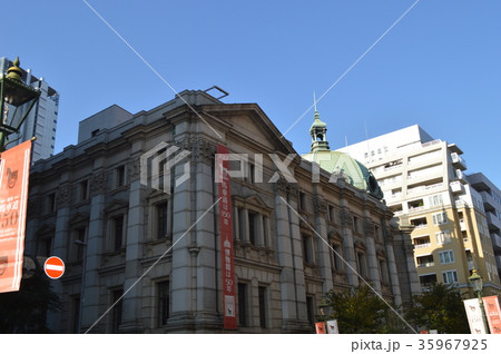 横浜馬車道、古い建物が沢山あります 35967925