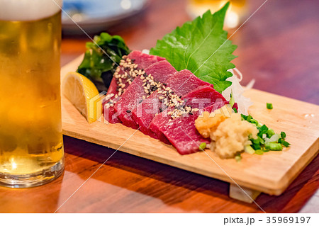 馬刺しとビール 馬刺しとビール 35969197