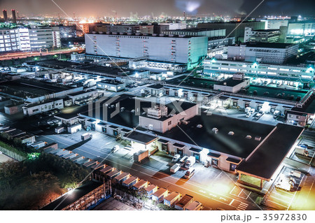 川崎マリエン（神奈川県川崎市）から見える京浜工業地帯 35972830