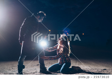 Maniac with meat cleaver try to kill female victim Maniac with meat cleaver try to kill female victim 35973610