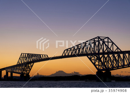 東京ゲートブリッジ　富士山　夕景 35974908