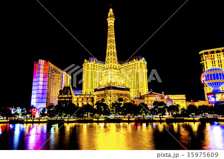ラスベガス 街並み 夜 35975609