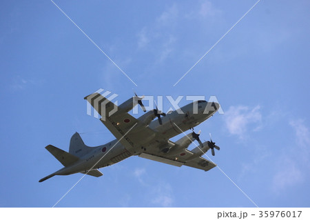 那覇空港を離陸した海上自衛隊哨戒機(P-3) 那覇空港を離陸した海上自衛隊哨戒機(P-3) 35976017