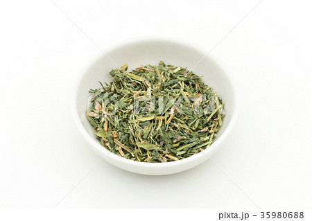 お茶用アルファルファ: Alfalfa leaves 35980688