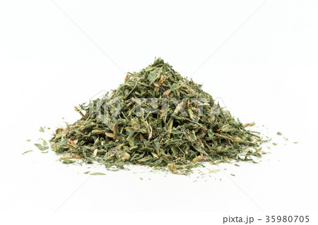 お茶用アルファルファ: Alfalfa leaves 35980705