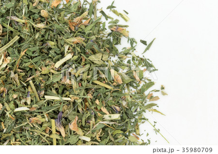 お茶用アルファルファ: Alfalfa leaves 35980709
