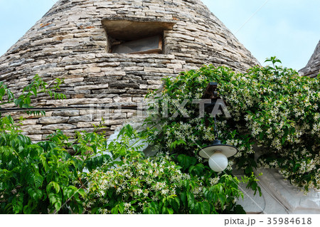 Trulli house roof in Alberobello, Italy 35984618