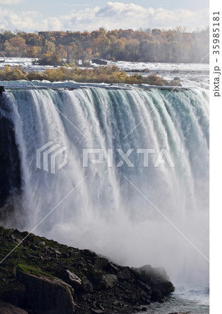 Beautiful photo with amazing Niagara waterfall Beautiful photo with amazing Niagara waterfall 35985181
