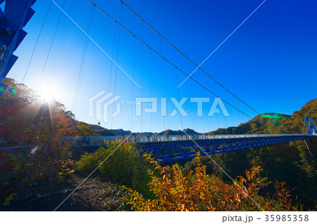 竜神峡 竜神大吊橋 紅葉 光芒の写真素材
