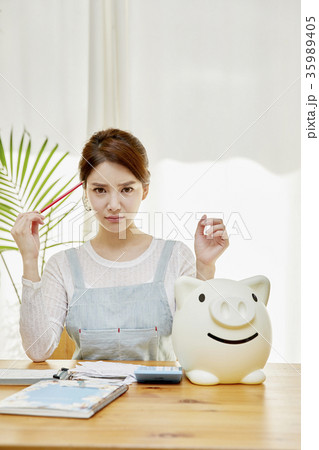 貯金箱 女性 女 35989405