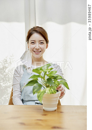 マスク 植物 女性 35989467