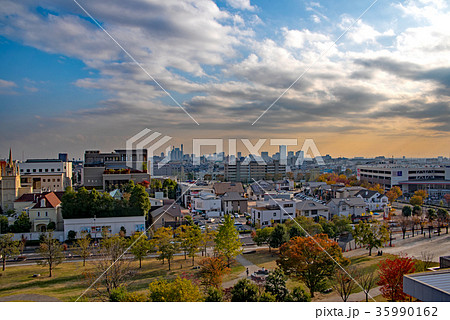 夕暮れ時の街並み さいたま市 大宮市街地方面 夕暮れ時の街並み さいたま市 大宮市街地方面 35990162