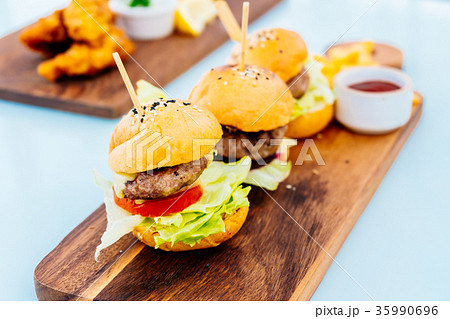 Mini beef hamburger Mini beef hamburger 35990696