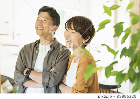 夫婦　住宅　モデルハウス　見学 35996329