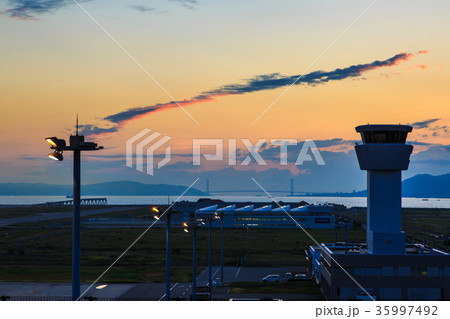 神戸空港の夕暮れ日没後の写真素材