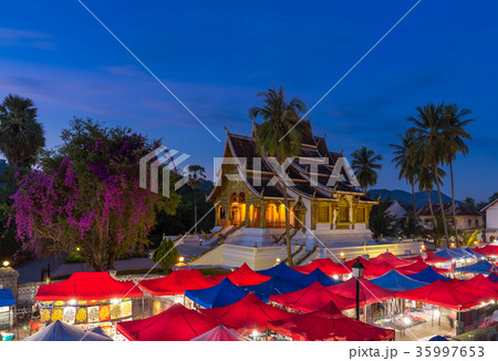 The night souvenir market in front The night souvenir market in front 35997653