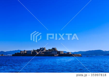 軍艦島と青空　軍艦島クルーズ 35997818