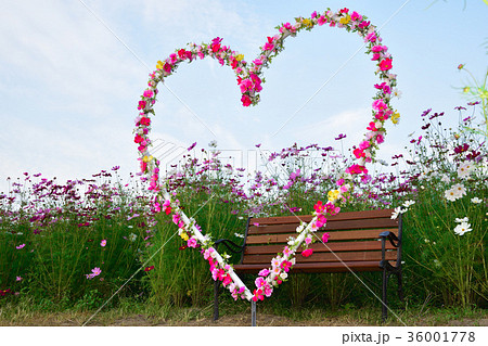 花飾りのハート 36001778