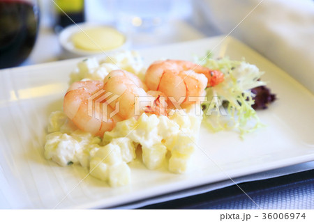 ビジネスクラスの機内食 36006974