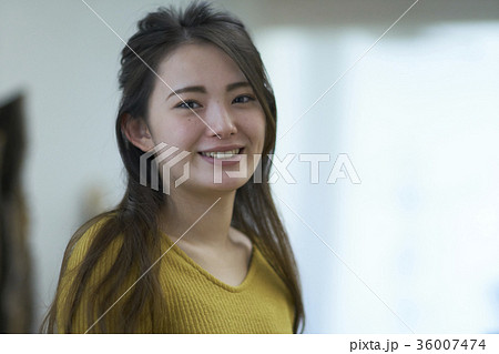 美容室に来た学生 36007474