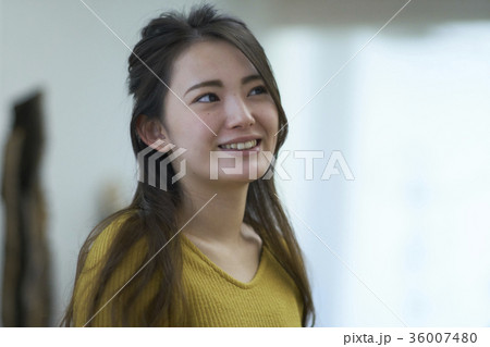 美容室に来た学生 36007480