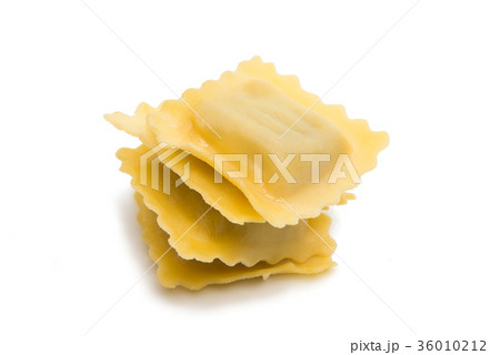 ravioli isolated 36010212