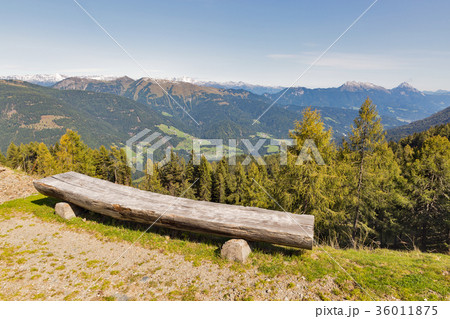 Alpine landscape in Western Carinthia, Austria. 36011875