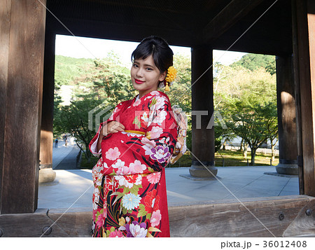 着物姿の女性 振袖 成人 着物姿の女性 振袖 成人 36012408