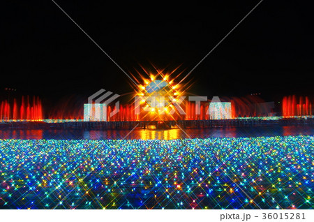 遊園地のイルミネーション 36015281