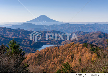 大菩薩湖と秋の富士山 大菩薩湖と秋の富士山 36017063