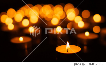 Burning candles with shallow depth of field Burning candles with shallow depth of field 36017935