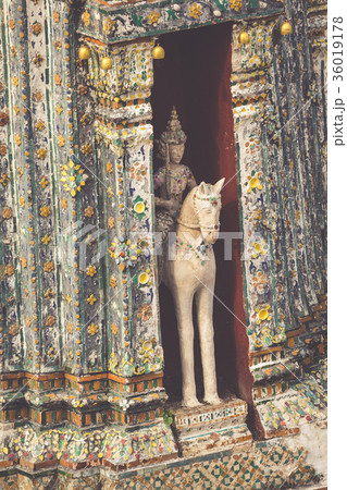 The Temple of Dawn, Wat Arun, on the Chao Phraya  36019178