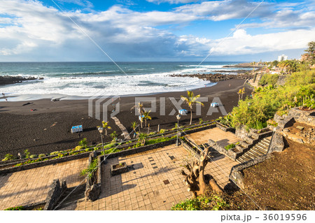 The coast of Atlantic ocean in Puerto De La Cruz, 36019596