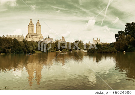 Central Park Spring Central Park Spring 36024600