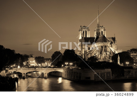 Notre Dame de Paris 36024899