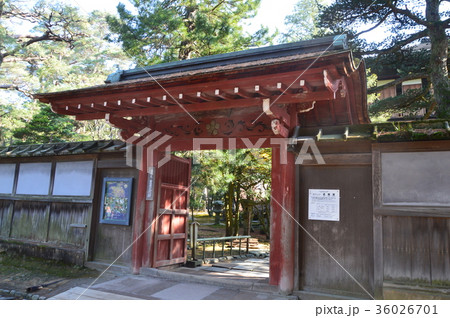 成巽閣の赤門（石川県金沢市兼六町） 36026701
