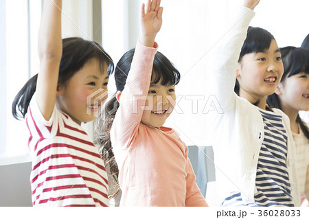 小学生　複数 36028033