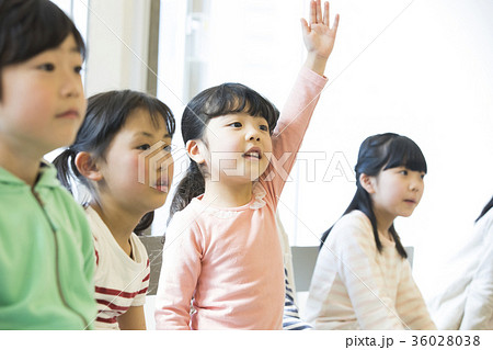 小学生　複数 36028038