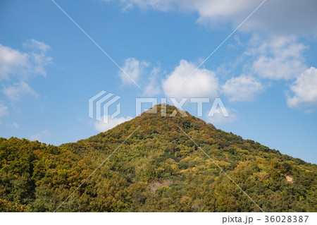里山と青空(高松市 袋山) 里山と青空(高松市 袋山) 36028387
