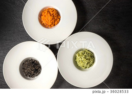 カラフルなリゾット( risotto (squid ink, tomato, basil) カラフルなリゾット( risotto (squid ink, tomato, basil) 36028533
