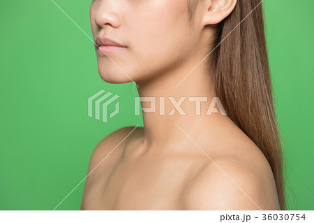 女性の首筋の写真素材