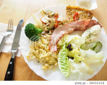 ブレックファースト 朝ごはん 朝食 36032428