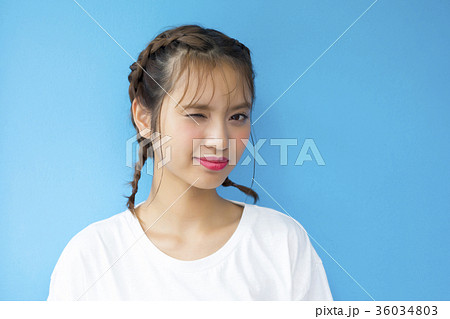 女性　ポートレート 36034803