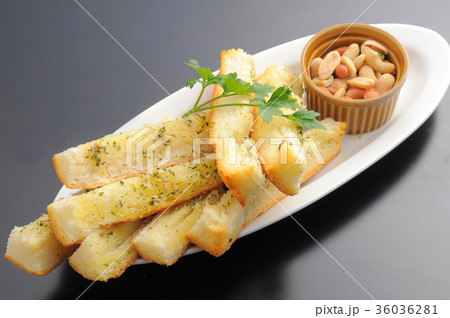 ガーリックトースト　居酒屋メニュー 36036281