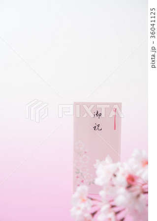 ご祝儀袋と桜 36041125